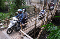 rehab-jembatan-cilisung-di-sukamenak-kabupaten-bandung_20240117_230452.jpg