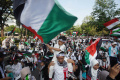 ribuan-demonstran-kutuk-pembunuhan-ismail-haniyeh_20240803_105458.jpg
