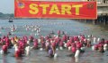 Ribuan Marinir Berenang Melintasi Selat Madura 