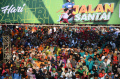 ribuan-orang-ikuti-jalan-sehat-hari-santri_20231021_102804.jpg