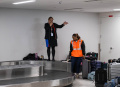 Ribuan Penumpang Terjebak di Bandara AS Akibat Badai Salju