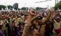 Ribuan Perangkat Desa Gelar Aksi Demo di Depan Gedung DPR RI