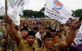 Ribuan Perangkat Desa Gelar Aksi Demo di Depan Gedung DPR RI