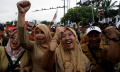 Ribuan Perangkat Desa Gelar Aksi Demo di Depan Gedung DPR RI