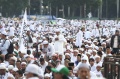 Ribuan Umat Muslim Mulai Memenuhi Lapangan Monas