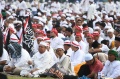Ribuan Umat Muslim Mulai Memenuhi Lapangan Monas