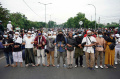 Ricuh Pendukung saat Sidang Vonis Rizieq Shihab