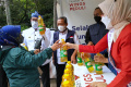 ridwan-kamil-dan-yana-mulyana-tunjau-operasi-pasar-minyak-goreng_20220114_000454.jpg