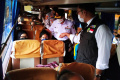 ridwan-kamil-sapa-pemudik-dan-petugas-pengamanan-mudik-lebaran-2_20220427_153342.jpg