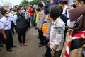 Ridwan Kamil Sapa Pemudik dan Petugas Pengamanan Mudik Lebaran 2022