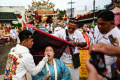 Ritual Tusuk Pipi pada Festival Vegetarian di Thailand