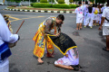 Ritual Tusuk Pipi pada Festival Vegetarian di Thailand