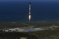 Roket SpaceX Berhasil Meluncurkan Satelit Mata-mata AS