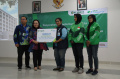 rs-ubaya-berikan-bpjs-ketenagakerjaan-kepada-ojol-perempuan_20231209_133627.jpg