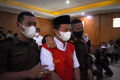 rudapaksa-13-santriwati-herry-wirawan-divonis-bui-seumur-hidup_20220216_024030.jpg