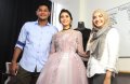 Ryana Dea dan Redi Puadin Fitting Baju Pengantin