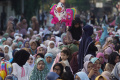 Salat Idul Fitri 1445 H di Depan Gereja Koinonia Jatinegara