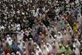 Salat Tarawih 1445 H di Masjid Istiqlal