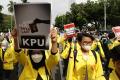 Saling Dorong Warnai Demo Mahasiswa di Patung Kuda