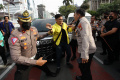 Saling Dorong Warnai Demo Mahasiswa di Patung Kuda