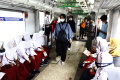 Sambut Hari Anak Nasional, Siswa SD Tour Stasiun KRL
