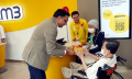 sambut-hari-pelanggan-nasional-ceo-indosat-layani-pelanggan_20230905_025033.jpg