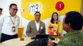 sambut-hari-pelanggan-nasional-ceo-indosat-layani-pelanggan_20230905_025222.jpg