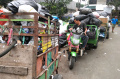 sampah-di-tps-pasar-ancol-menumpuk_20230823_204418.jpg