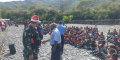 Santa Claus Kodim 1714/Puncak Jaya Berbagi Kado Natal