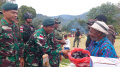 Satgas Pamtas Yonif Raider 142/KJ Ikut Gelar Bakar Batu