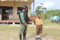 Satgas Pamtas Yonif  Raider 142/KJ Melatih Baris Berbaris