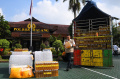 satgas-pangan-polres-malang-ungkap-minyak-goreng-ilegal_20240611_123229.jpg