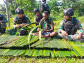 satgas-yonif-raider-142kj-lakukan-anjangsana_20221110_112558.jpg