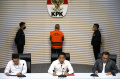 sekjen-kementan-resmi-ditahan-kpk_20231011_202441.jpg