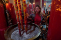 Sembahyang Malam Imlek di Vihara Dharma Ramsi Bandung