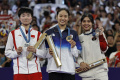senyum-gregoria-mariska-tunjung-saat-penyerahan-medali_20240805_201408.jpg