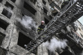 Serangan Rusia Luluh Lantakan Apartemen di Kyiv