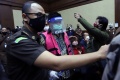 Sidang Perdana Kasus Korupsi Jiwasraya Hadirkan Enam Terdakwa