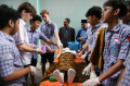 siswa-asing-pelajari-perawatan-jenazah-secara-islami_20240325_171235.jpg