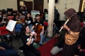 siswa-tuna-netra-belajar-mengenal-alat-musik-orkestra_20190823_220126.jpg