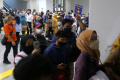 Suasana di Stasiun Manggarai Pascaperubahan Rute Perjalanan KRL