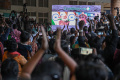 suka-cita-sambut-pendaratan-pesawat-antariksa-india-di-bulan_20230824_173532.jpg