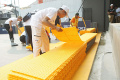Sun Life Indonesia Ajak Beyond Sport Renovasi Lapangan Basket Wa