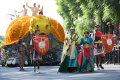 surabaya-vaganza-2024-mengelar-pawai-mobil-hias-dan-budaya_20240526_192533.jpg