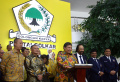 surya-paloh-bertemu-dengan-airlangga-hartarto_20230201_153131.jpg