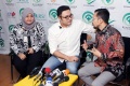 Surya Saputra Konpers Kelahiran Anak Kembarnya