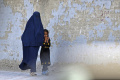 Taliban Wajibkan Perempuan Afghanistan Pakai Burqa