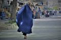 Taliban Wajibkan Perempuan Afghanistan Pakai Burqa
