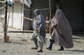Taliban Wajibkan Perempuan Afghanistan Pakai Burqa