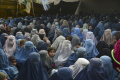 Taliban Wajibkan Perempuan Afghanistan Pakai Burqa